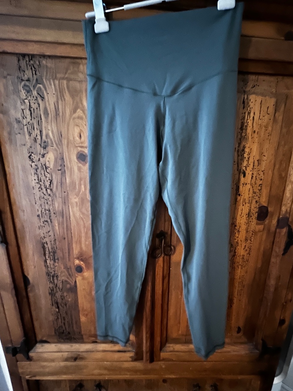 Aerie Yoga Leggings in Olive Green - Picture 2 of 4